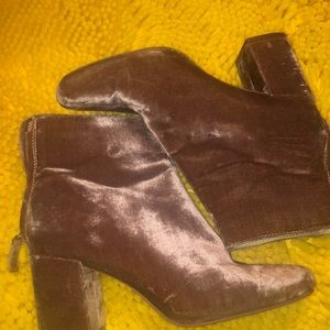 COPY - Velveteen bluish boots